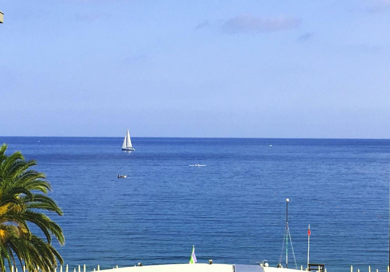 Le Finestre Sul Mare Lägenhet Albissola Marina Exteriör bild
